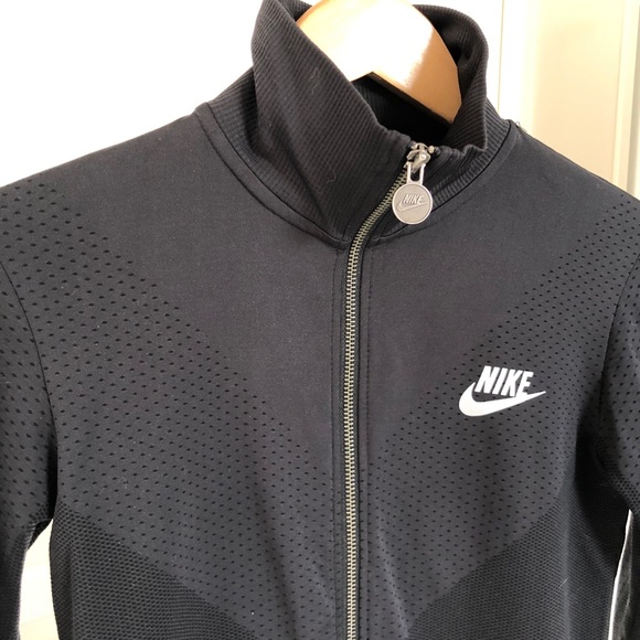 Nike fitted jacket - Picture 2 of 5